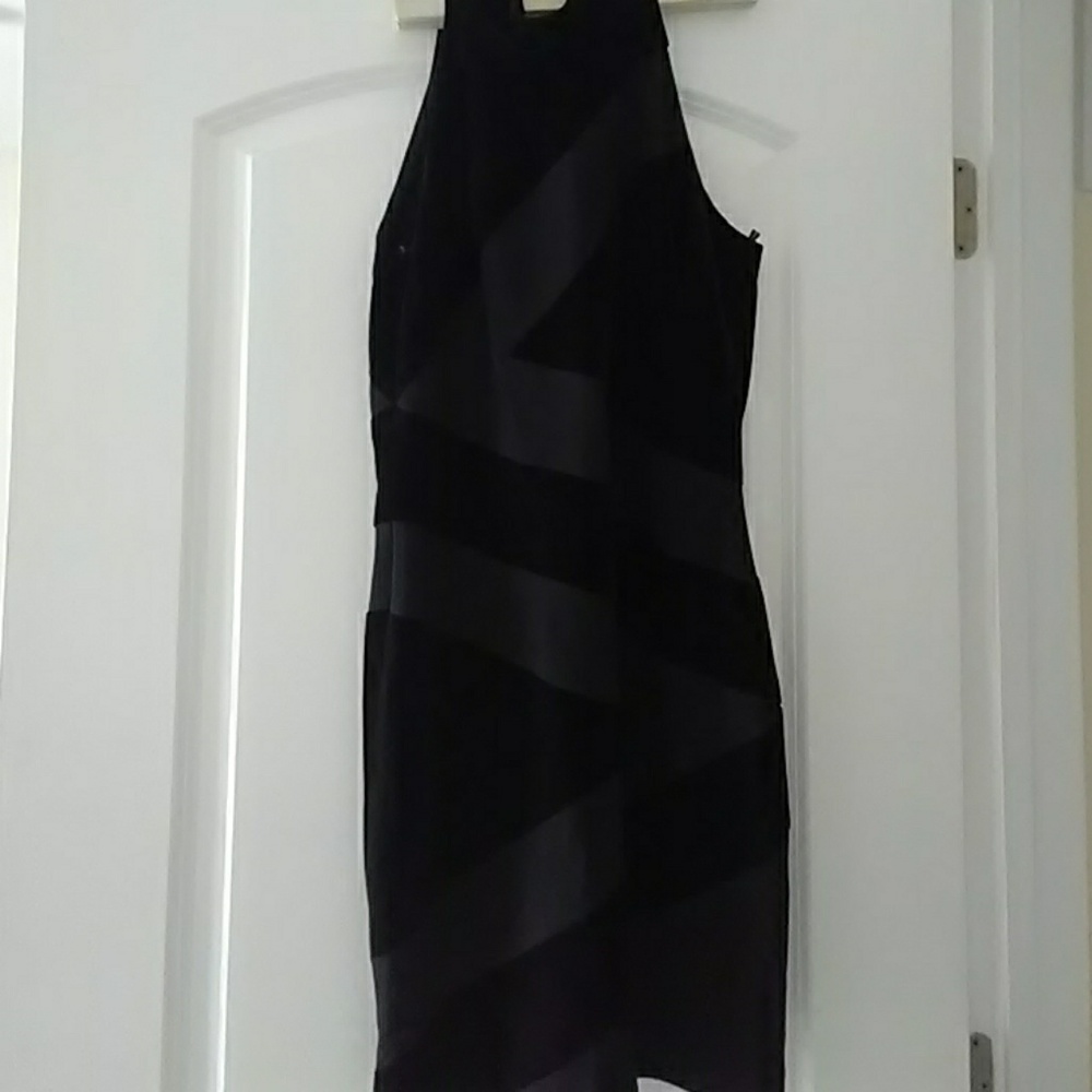 Shelli Segal blk mini dress with velvet detail